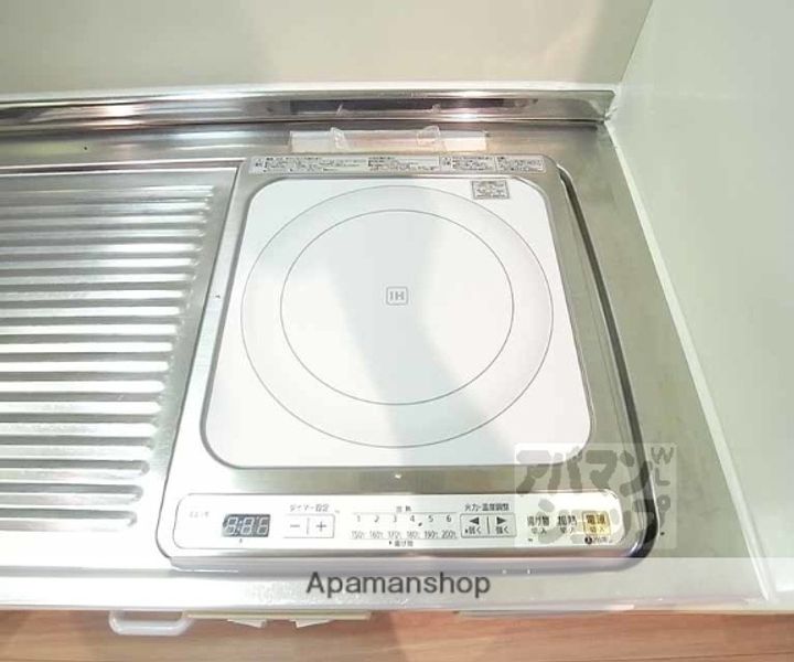 ドゥエル嵯峨の荘102の内装