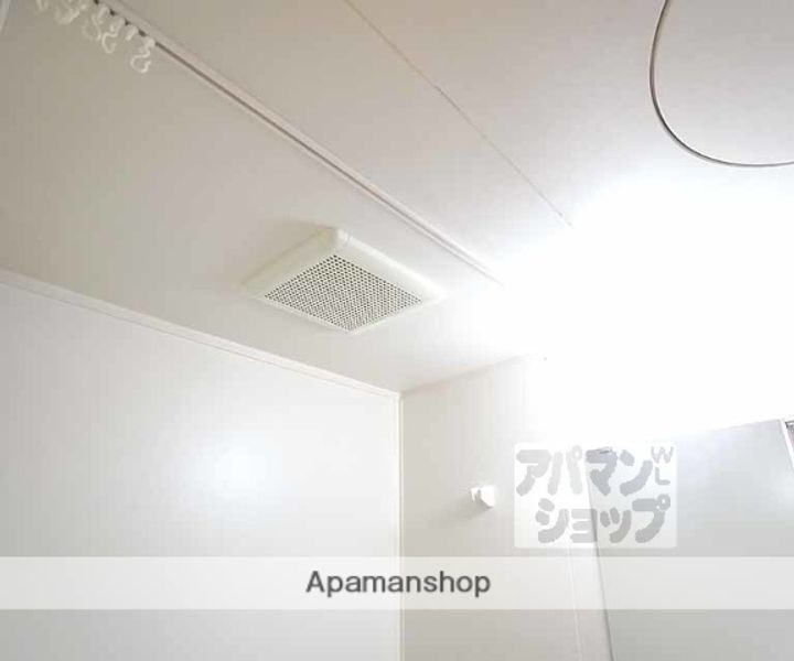 ドゥエル嵯峨の荘102の内装