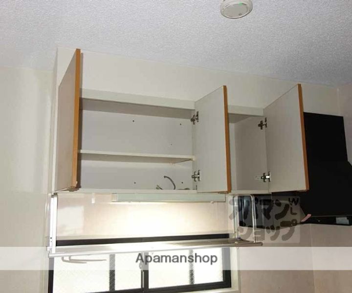 ハイツ三の宮205の内装