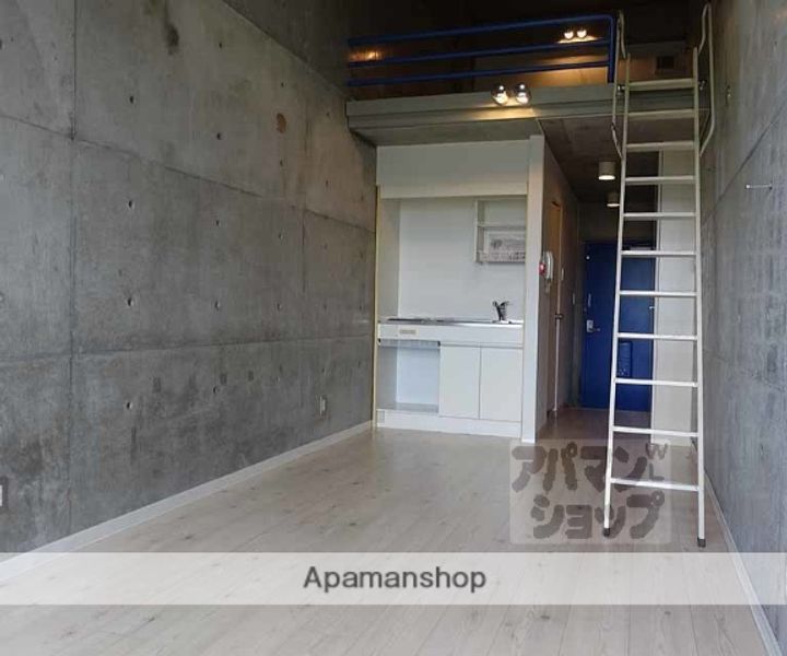 グランデ西京極304の居間