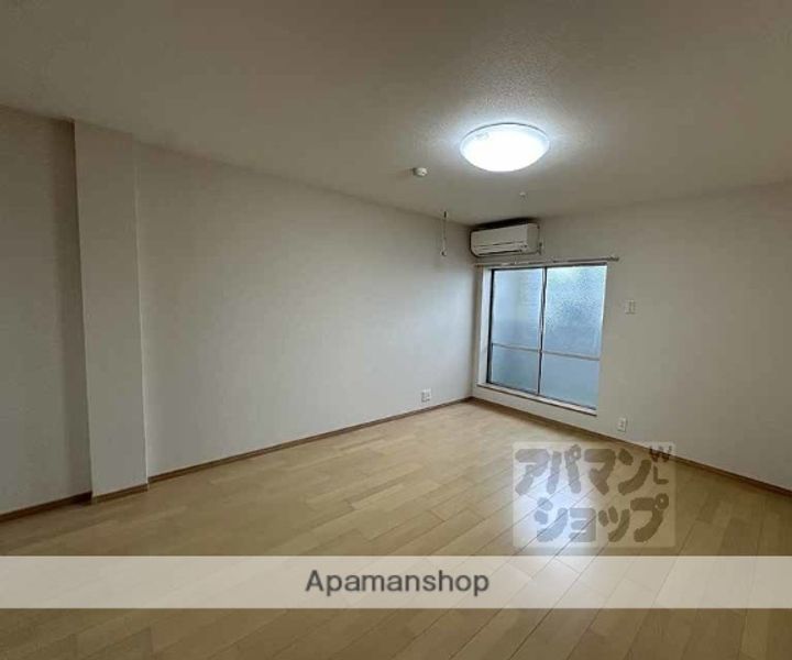 百合ヶ丘マンション302の居間