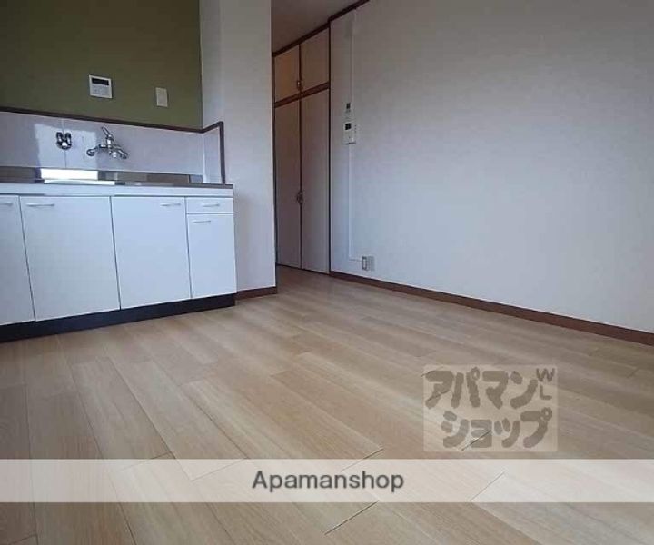 コスモプラザコマツの居間