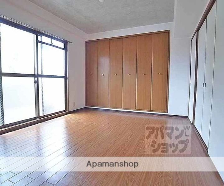 メゾンTMI201の居間