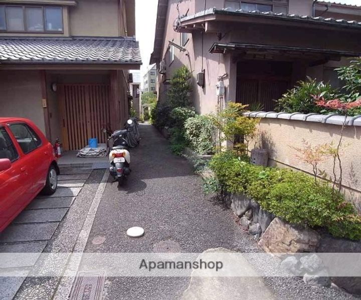 ラトゥールY・G205の外観