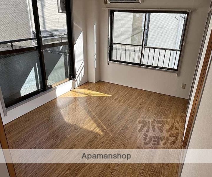 シャンブルド桂の居間