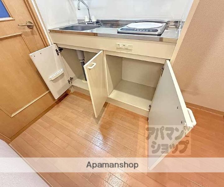 SIX BIJOUX 堺町六角401の内装