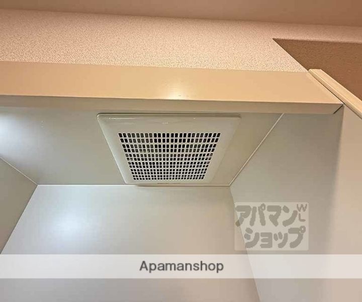 SIX BIJOUX 堺町六角401の内装