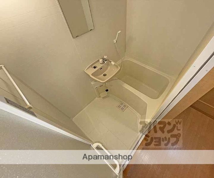 SIX BIJOUX 堺町六角401の風呂