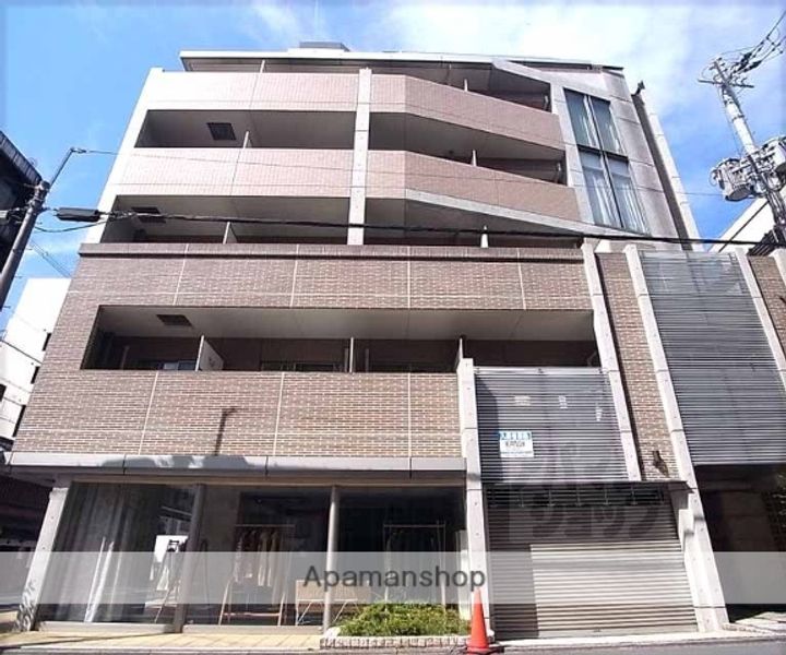 SIX BIJOUX 堺町六角401の外観