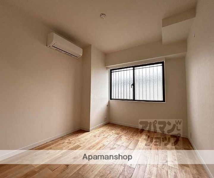 サンフローラ三条大宮403の居間