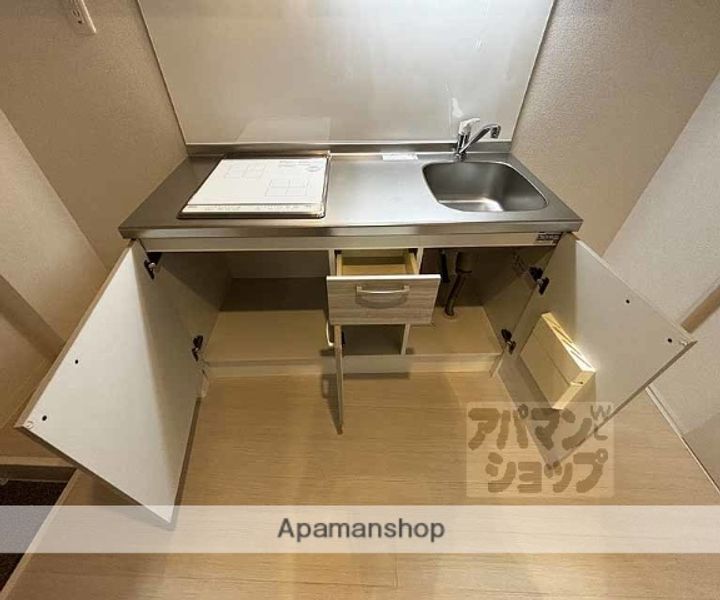 天進ビル501の内装