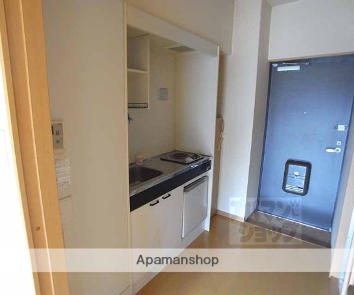 鳴滝グリーンハイツ107の玄関