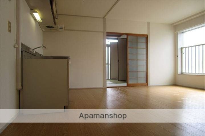 シャルマン北山堀川3-Aの居間