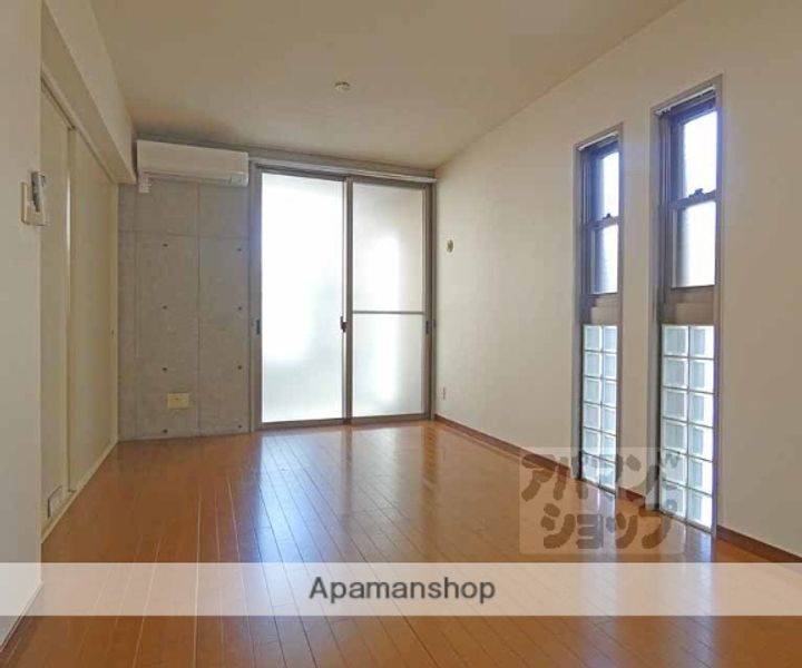 FOUR SEASONS COURT401の居間