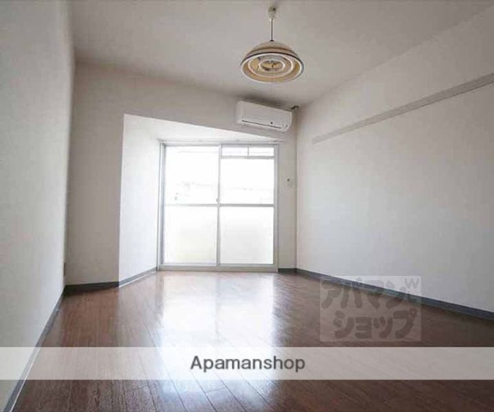 アベニールアサダ403の居間