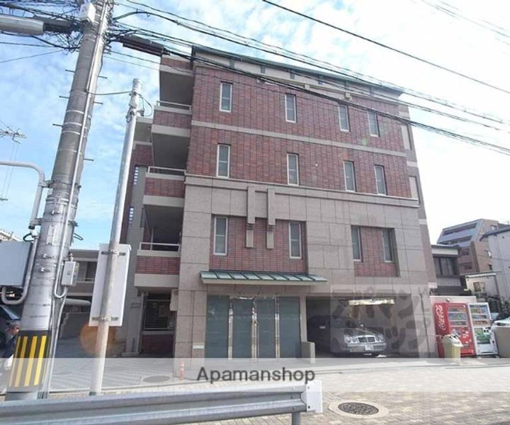 ドミトリィ御池402の外観