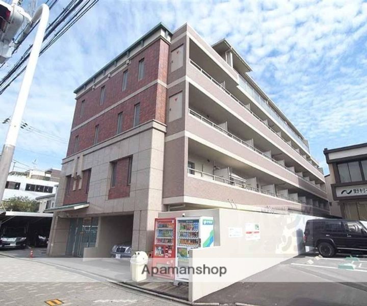 ドミトリィ御池402の外観