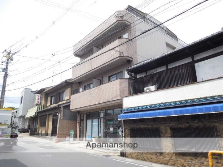 川上マンション6の外観