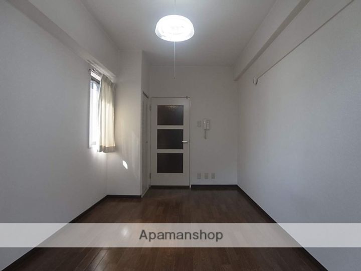 UNISIDE VAN102の居間