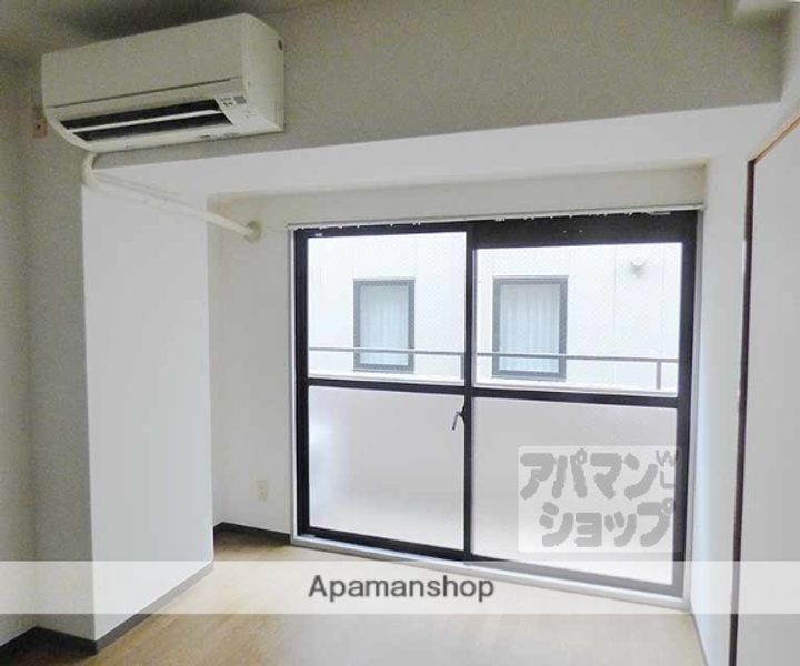 カステッロロッソ503の居間