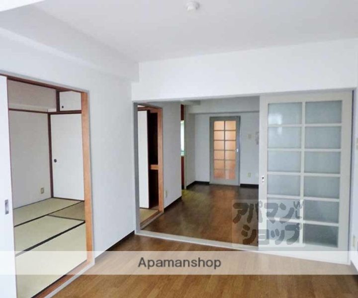 カステッロロッソ503の居間