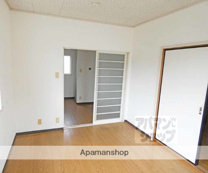 エクセレントさわらぎII102の居間