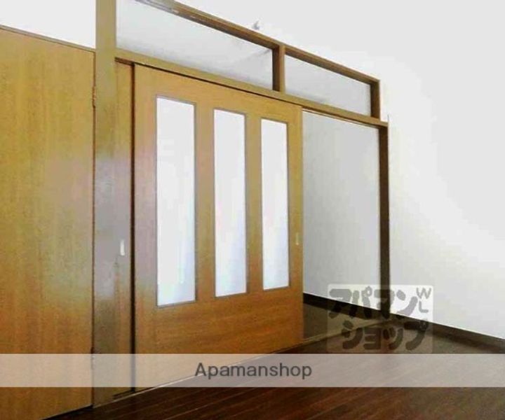 京都府京都市北区紫野西藤ノ森町の賃貸マンションの居間