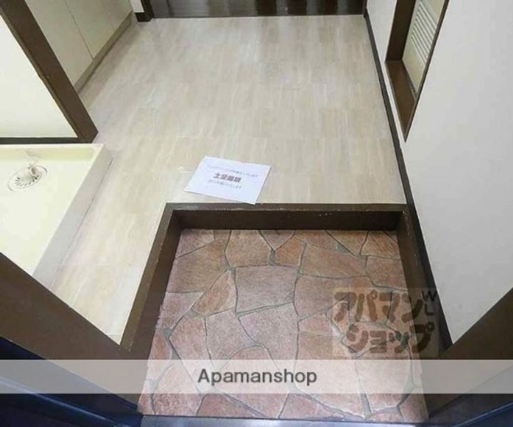 京都府京都市北区紫野西藤ノ森町の賃貸マンションの玄関