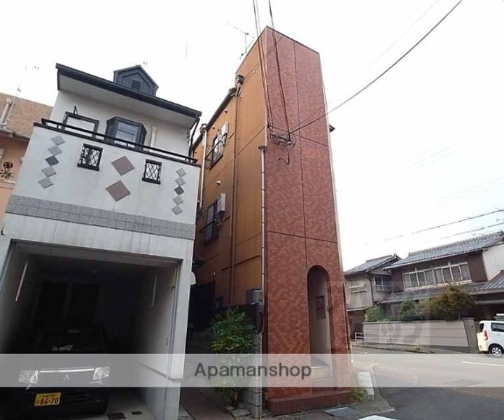 メゾン西賀茂302の外観