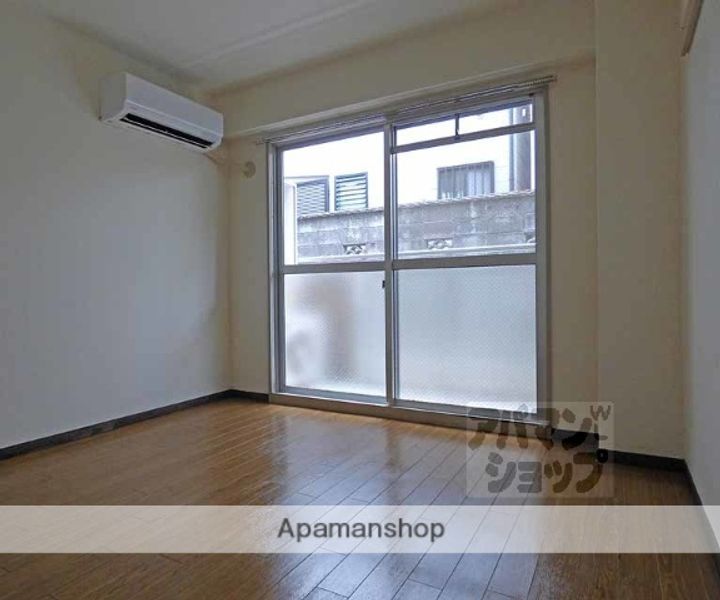 ファミリエ北白川105の内装