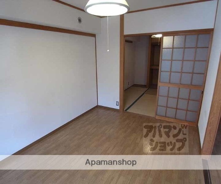 ハイツグロース200の居間