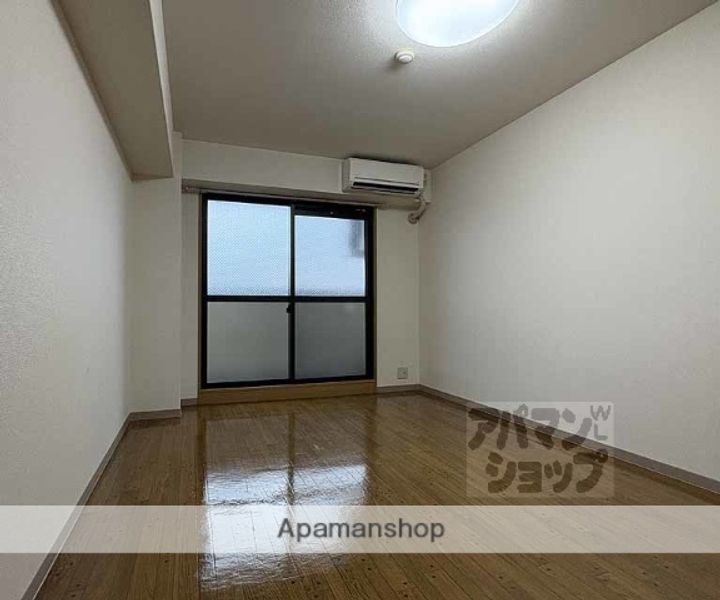 グランドール中蔵202の居間