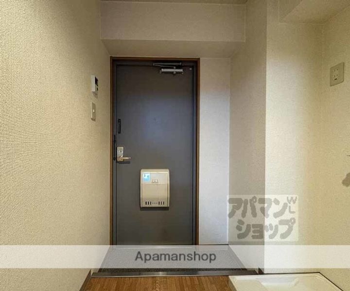 グランドール中蔵202の玄関