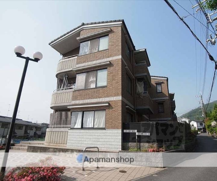 アルカサール葉山103の外観