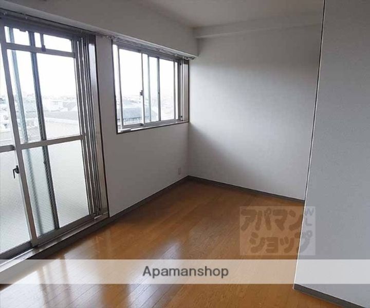 武與門ビル406の居間