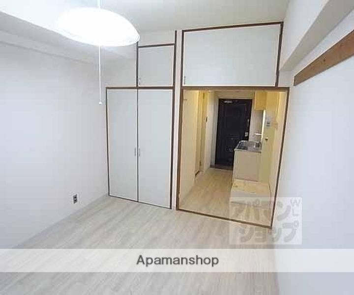 トータス溝川203の居間
