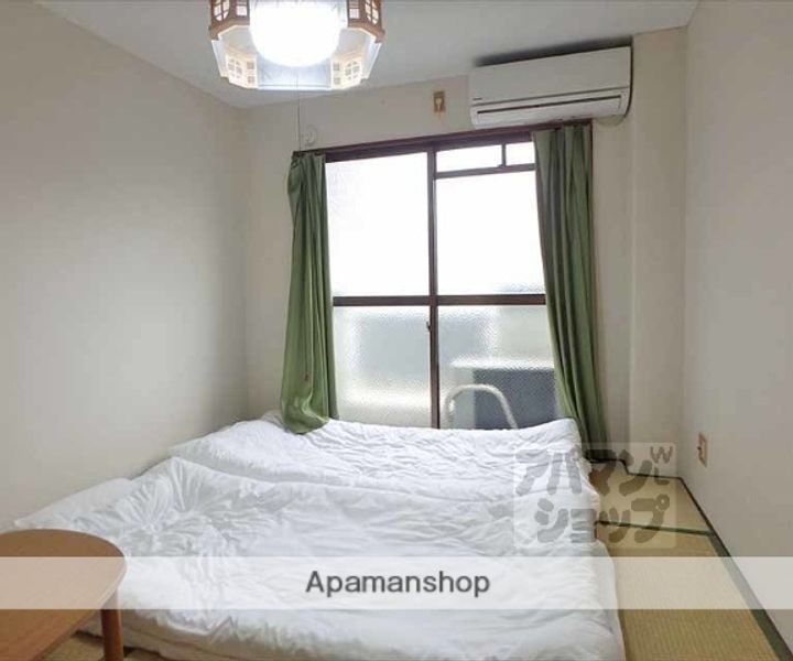 ハイツユルギの居間