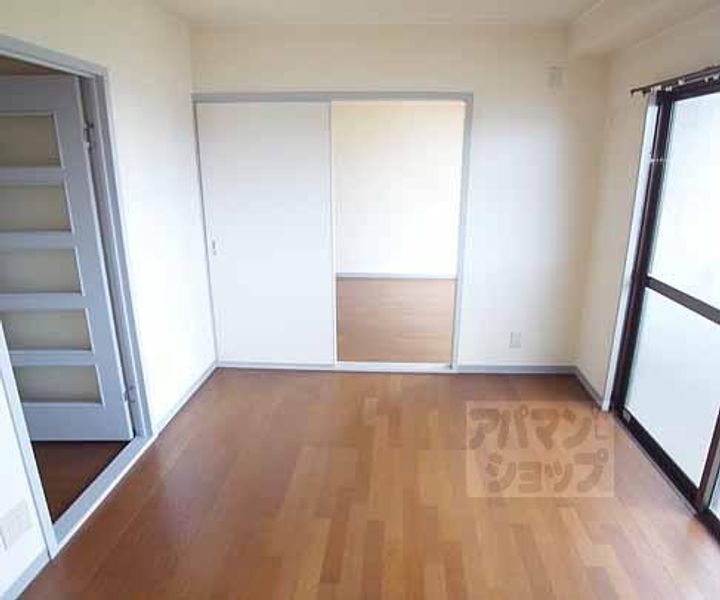 グランヴィア貴船205の居間