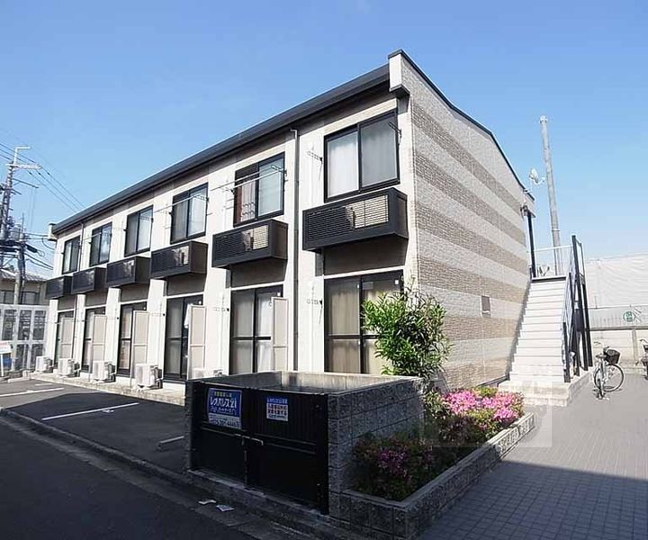 レオパレスカルム長岡京の外観