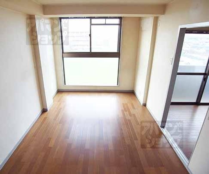 グランヴィア貴船205の居間