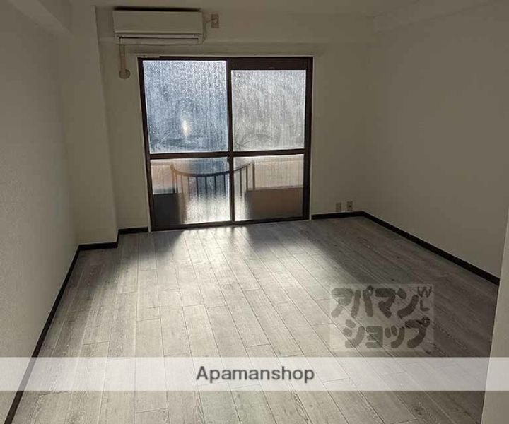 長岡プラザ305の居間