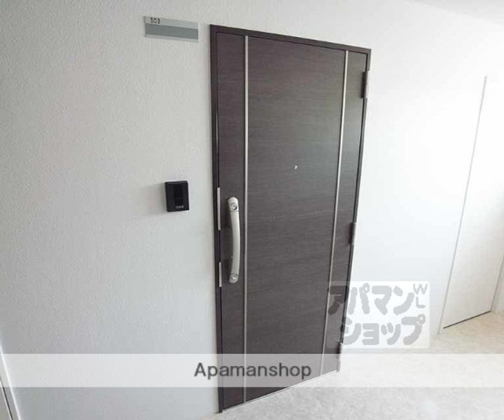 AーMON醍醐の玄関