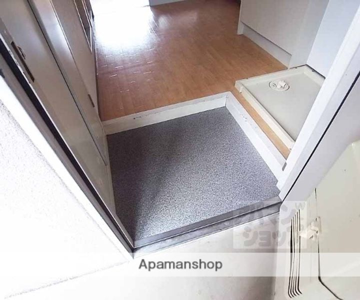 ハイツ北芳2Cの玄関