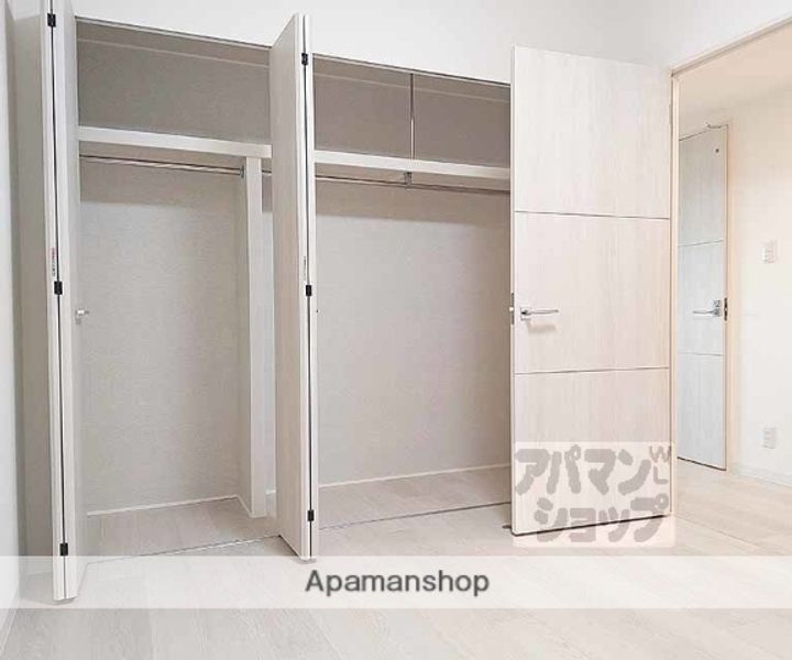 PLUM OWL IIの居間