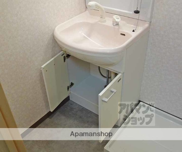 グラン上桂106の内装