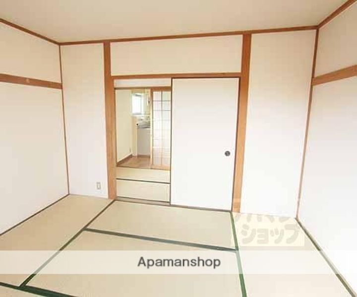 サンハイツ嵯峨野の居間