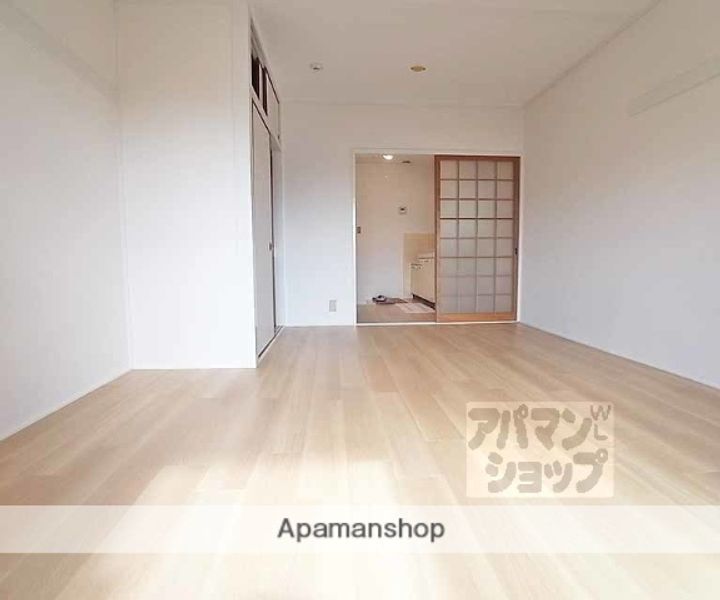 サンハイツ嵯峨野の居間