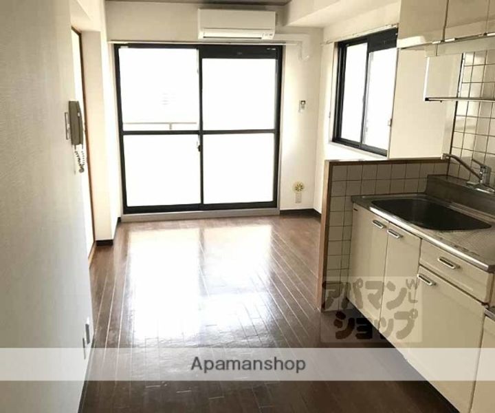 ソルレヴェンテ奥村202の居間