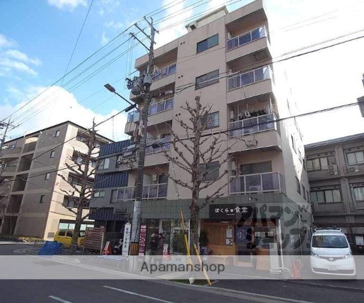 コスモプラザコマツの外観