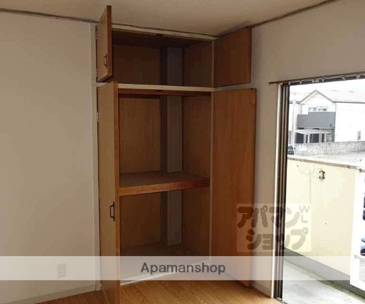 グリーンハイツ山崎201の居間